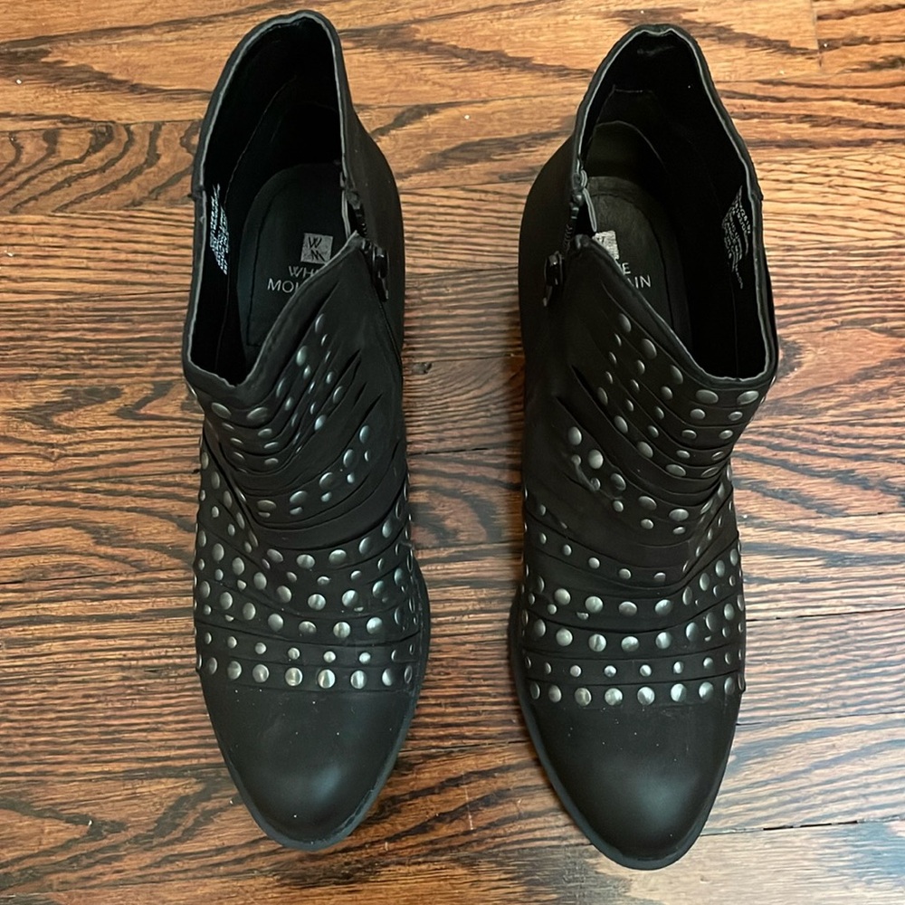 New White Mountain women’s black boots size 7.5 w/studded design.Fabric upper.
